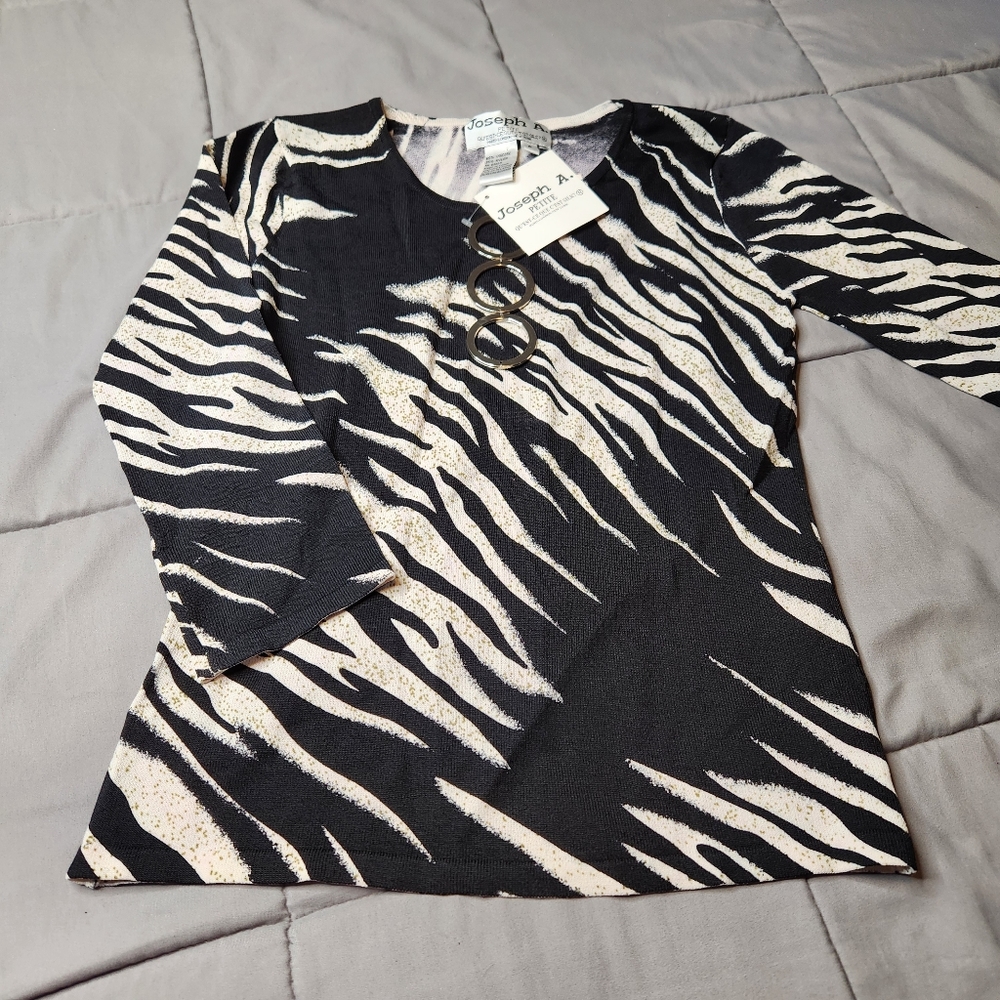 💐 Joseph A Petite Top Zebra Print